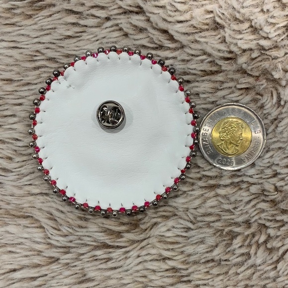 Porcupine Quill Heart Brooch - Picture 2 of 2